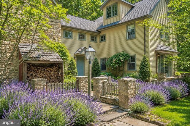 5960 HONEY HOLLOW RD, Doylestown, PA 18902