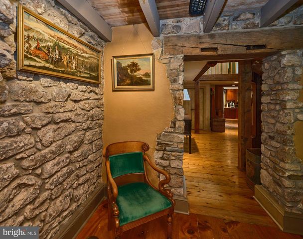 5960 HONEY HOLLOW RD, Doylestown, PA 18902