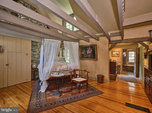 5960 HONEY HOLLOW RD, Doylestown, PA 18902