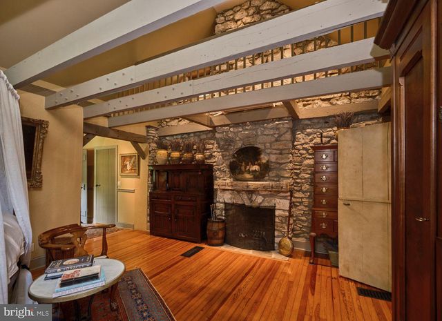 5960 HONEY HOLLOW RD, Doylestown, PA 18902