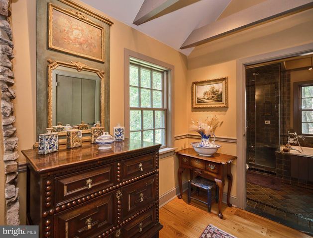 5960 HONEY HOLLOW RD, Doylestown, PA 18902