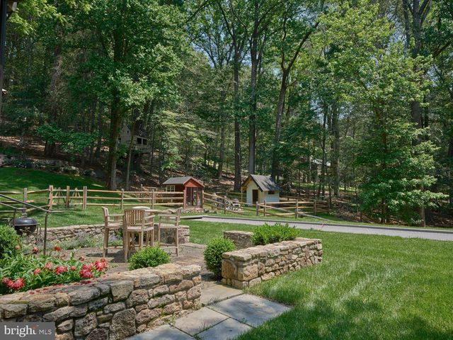 5960 HONEY HOLLOW RD, Doylestown, PA 18902