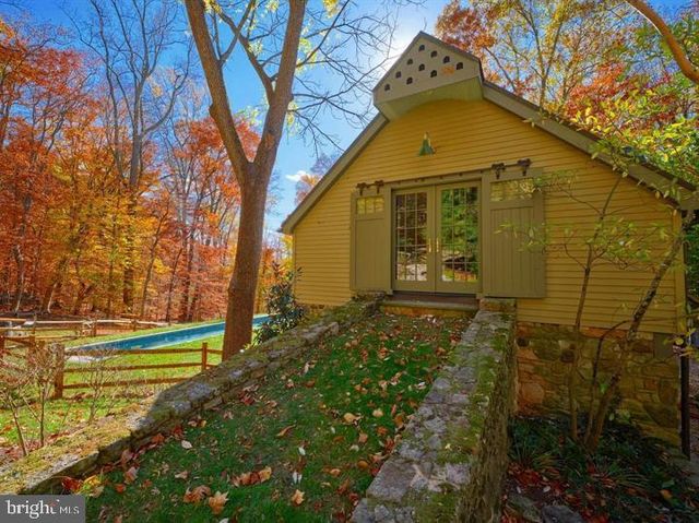 5960 HONEY HOLLOW RD, Doylestown, PA 18902