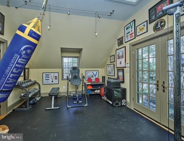 5960 HONEY HOLLOW RD, Doylestown, PA 18902