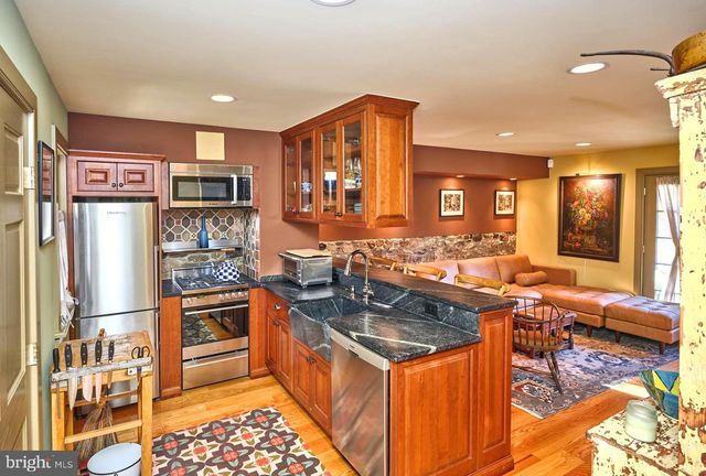 5960 HONEY HOLLOW RD, Doylestown, PA 18902