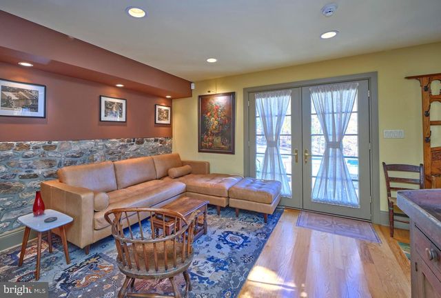 5960 HONEY HOLLOW RD, Doylestown, PA 18902