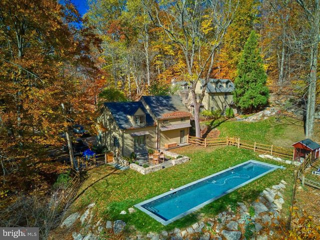 5960 HONEY HOLLOW RD, Doylestown, PA 18902