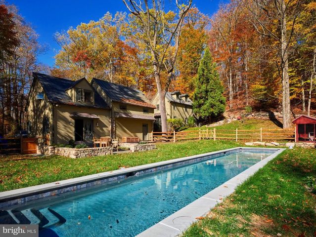 5960 HONEY HOLLOW RD, Doylestown, PA 18902