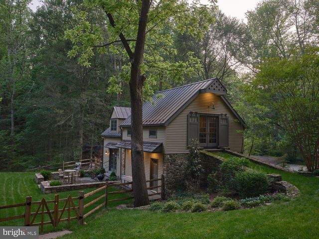 5960 HONEY HOLLOW RD, Doylestown, PA 18902