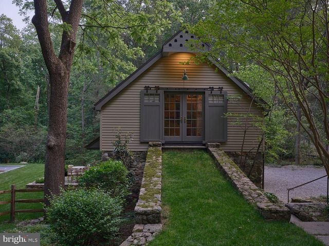 5960 HONEY HOLLOW RD, Doylestown, PA 18902