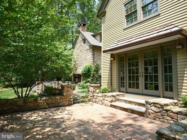 5960 HONEY HOLLOW RD, Doylestown, PA 18902