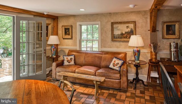 5960 HONEY HOLLOW RD, Doylestown, PA 18902