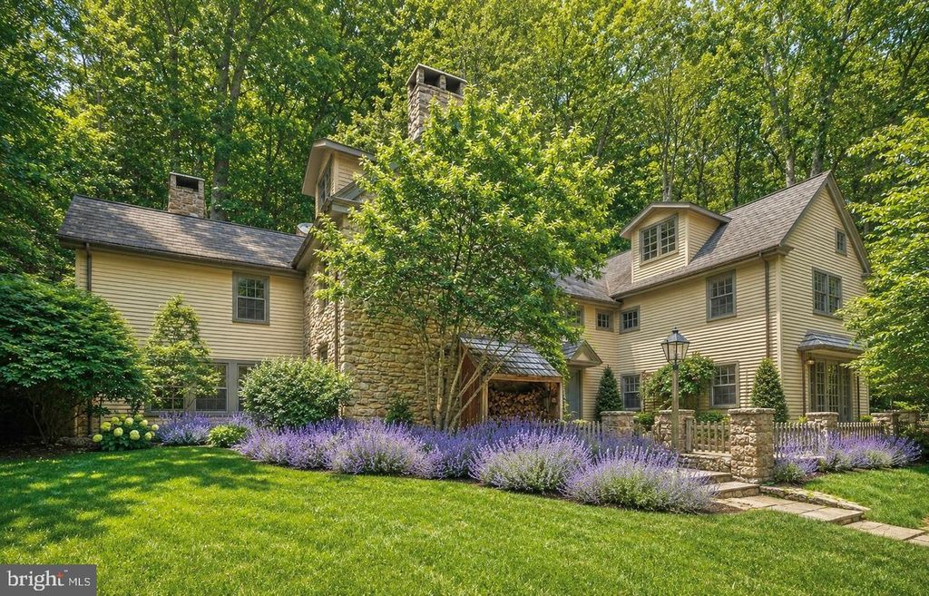 5960 HONEY HOLLOW RD, Doylestown, PA 18902