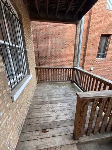 1640 W Melrose Street, Chicago, IL 60657