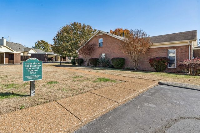 8731 Sawyer Brown Rd, Nashville, TN 37221