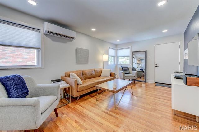 5111 Lenox Avenue, St Louis, MO 63119