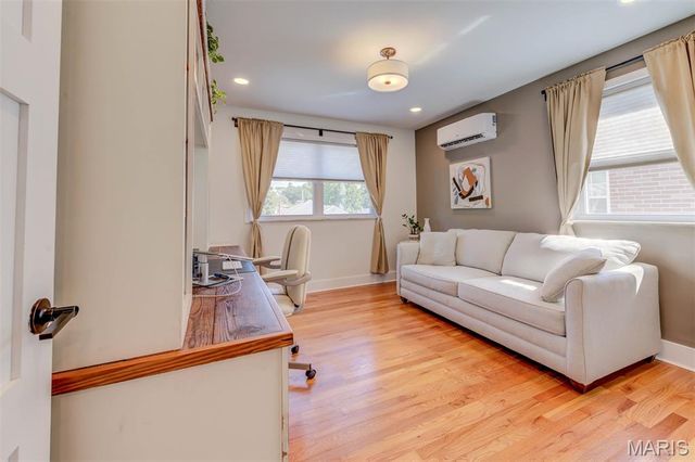 5111 Lenox Avenue, St Louis, MO 63119