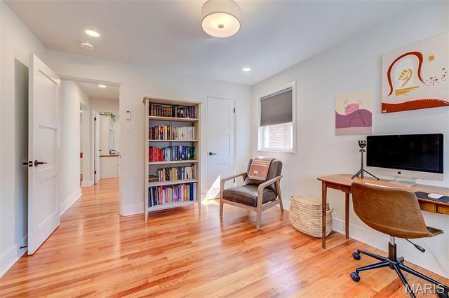 5111 Lenox Avenue, St Louis, MO 63119