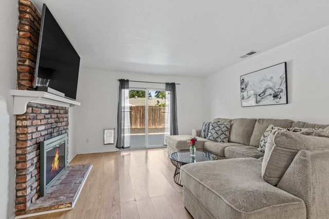 3631 Lyra St, Sacramento, CA 95827