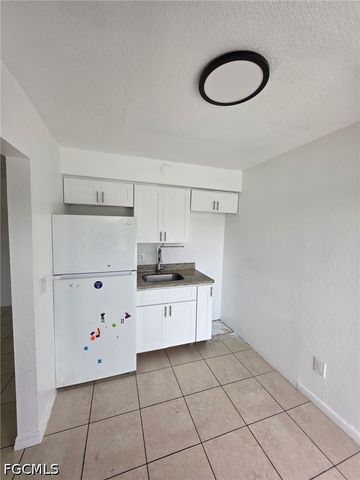 2452 Stella ST 105, Fort Myers, FL 33901