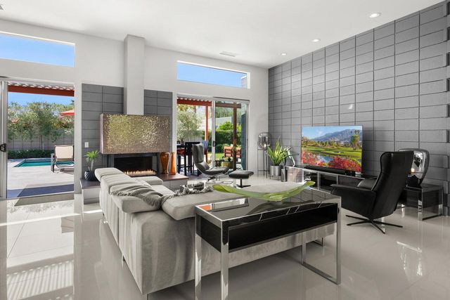 1069 Azure Court, Palm Springs, CA 92262