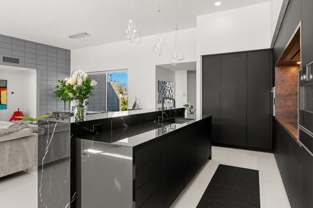 1069 Azure Court, Palm Springs, CA 92262