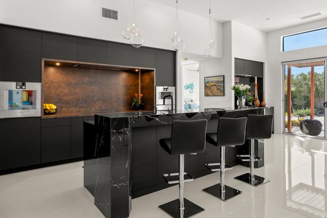 1069 Azure Court, Palm Springs, CA 92262