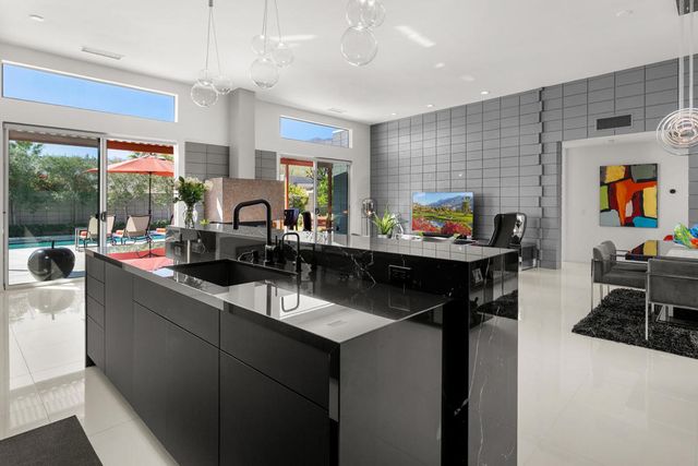 1069 Azure Court, Palm Springs, CA 92262