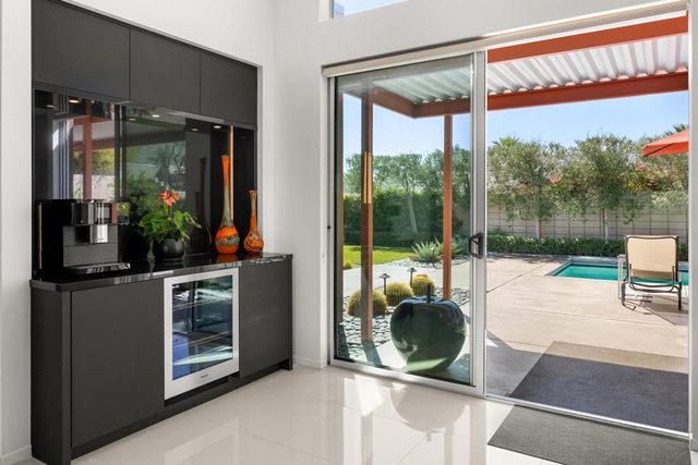 1069 Azure Court, Palm Springs, CA 92262