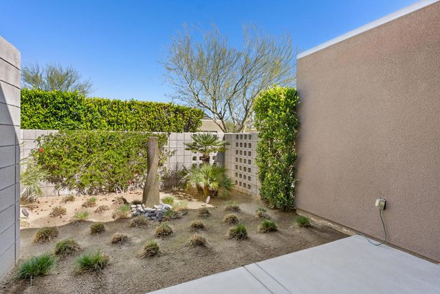 1069 Azure Court, Palm Springs, CA 92262