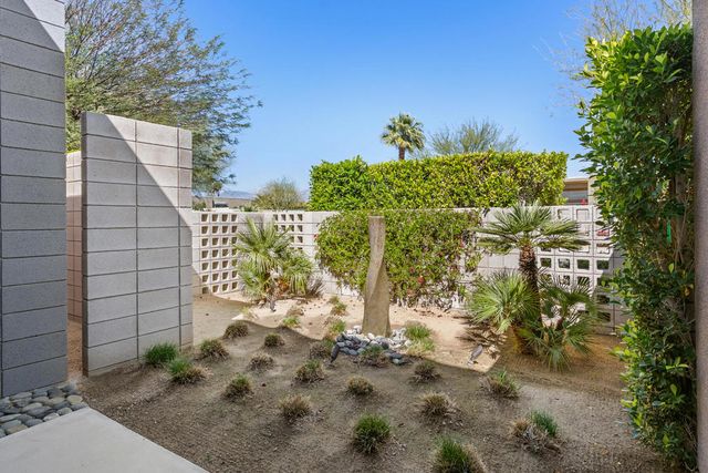 1069 Azure Court, Palm Springs, CA 92262