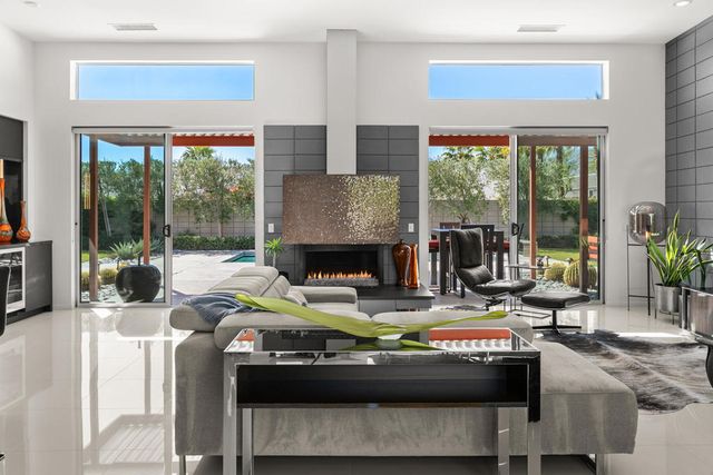 1069 Azure Court, Palm Springs, CA 92262