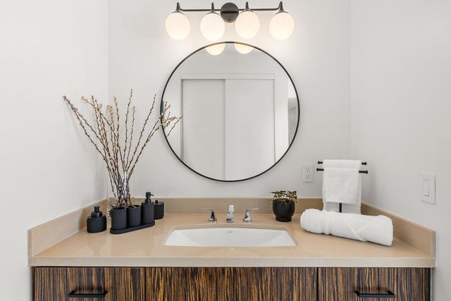 1069 Azure Court, Palm Springs, CA 92262