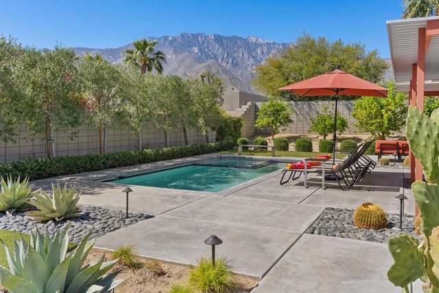 1069 Azure Court, Palm Springs, CA 92262