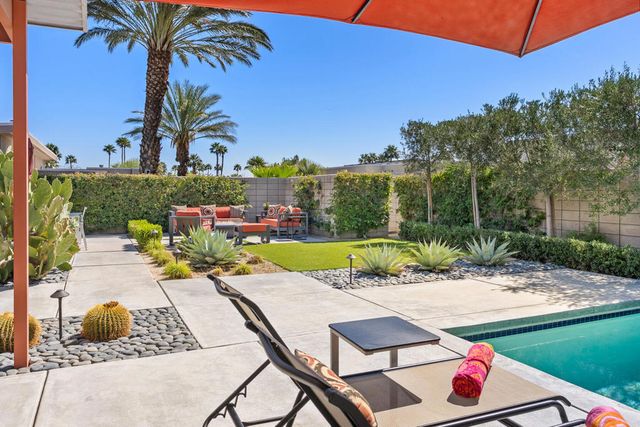 1069 Azure Court, Palm Springs, CA 92262