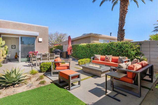 1069 Azure Court, Palm Springs, CA 92262