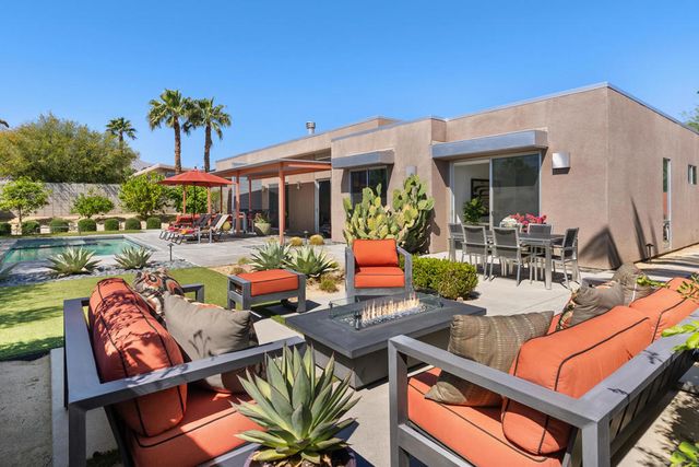 1069 Azure Court, Palm Springs, CA 92262