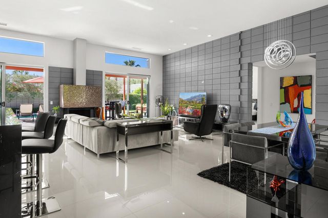 1069 Azure Court, Palm Springs, CA 92262