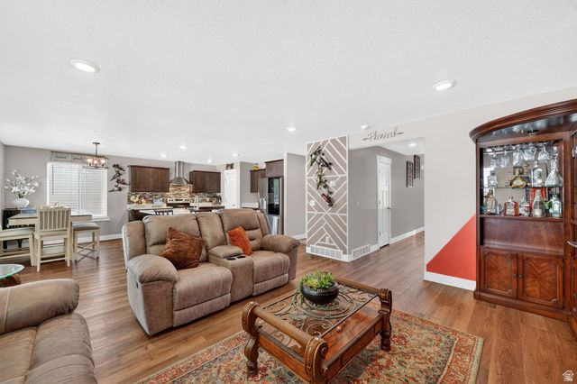 5925 S OLYMPIC VW, Kearns, UT 84118