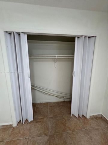 2146 NW 18th Ter B, Miami, FL 33125