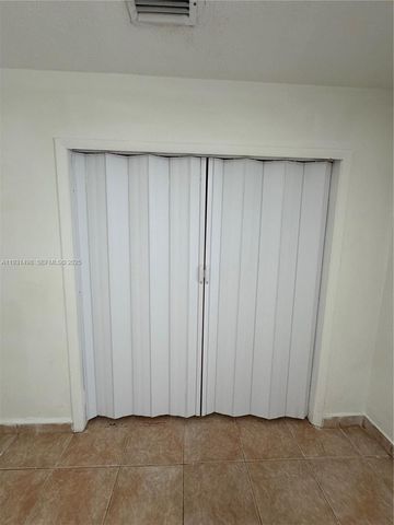 2146 NW 18th Ter B, Miami, FL 33125