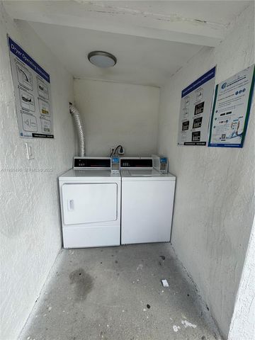 2146 NW 18th Ter B, Miami, FL 33125