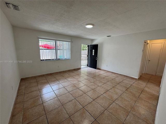 2146 NW 18th Ter B, Miami, FL 33125