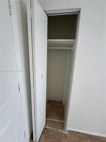 2146 NW 18th Ter B, Miami, FL 33125