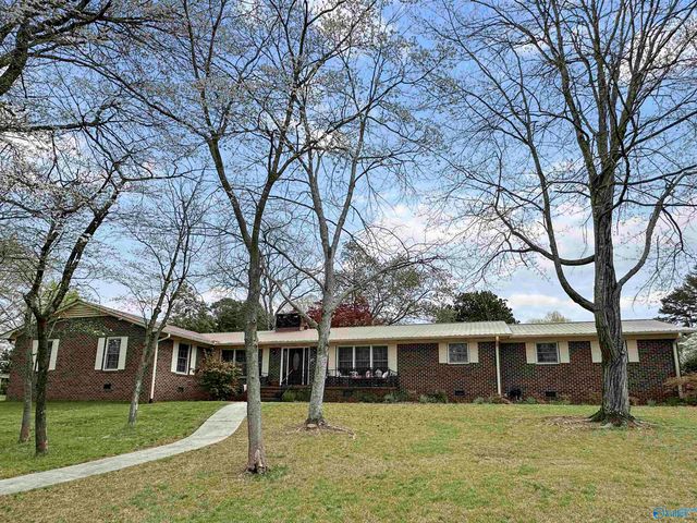 1913 Garner Street, Scottsboro, AL 35769