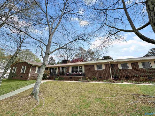 1913 Garner Street, Scottsboro, AL 35769