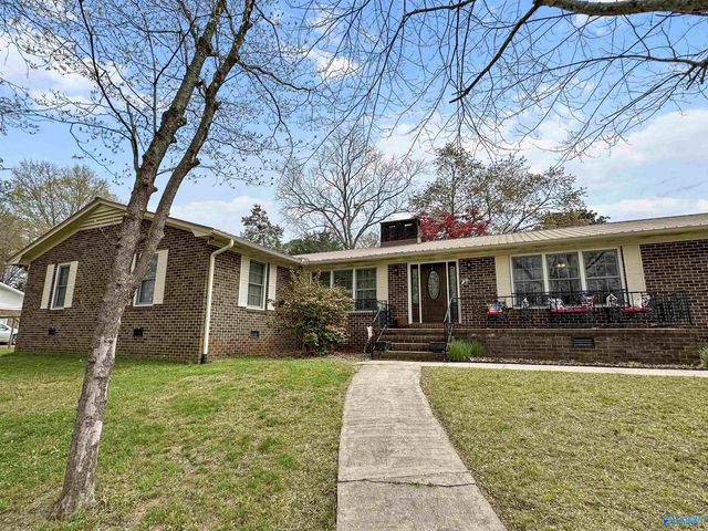 1913 Garner Street, Scottsboro, AL 35769