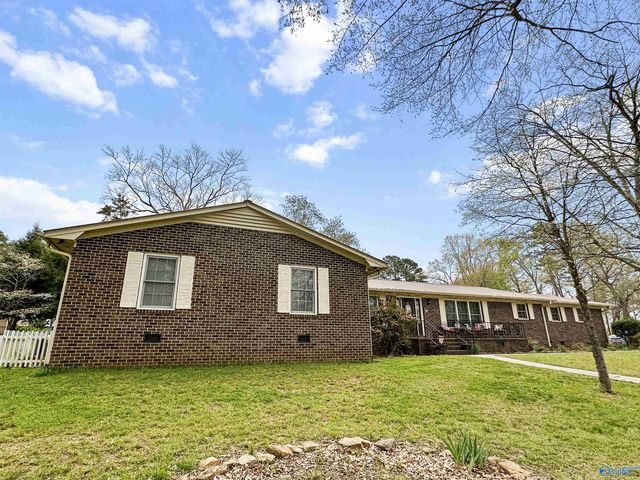 1913 Garner Street, Scottsboro, AL 35769