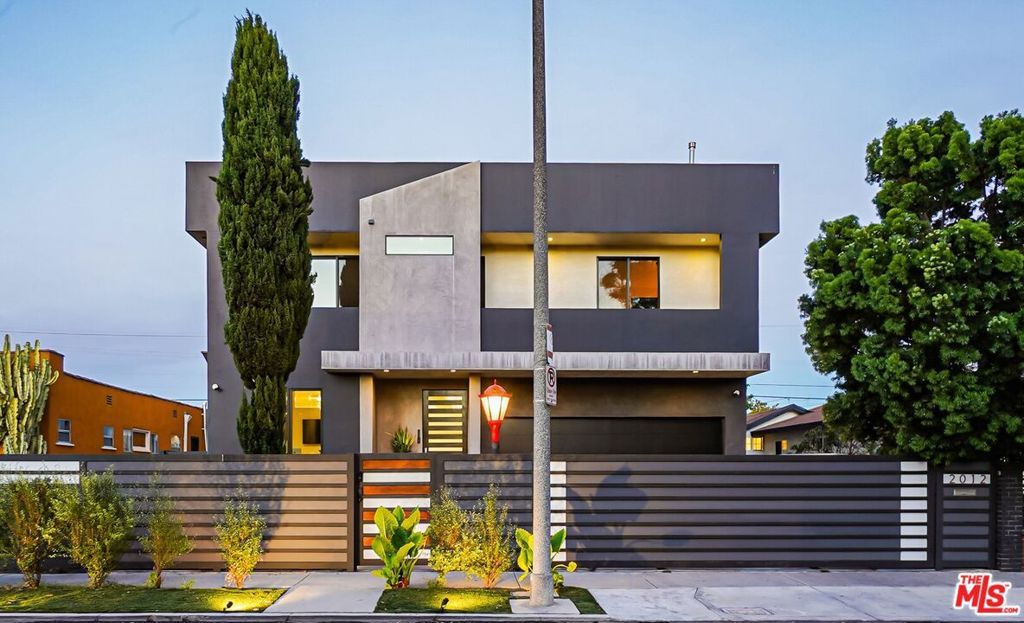 Image 1 of property listing at 2012 S Curson Avenue, Los Angeles, CA 90016