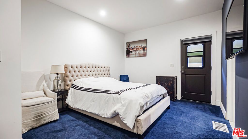 Image 20 of property listing at 2012 S Curson Avenue, Los Angeles, CA 90016
